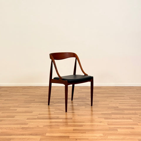 Set of 4 dining chairs in teak by Johannes Andersen for Uldum, 1950s-60s, Denmark
