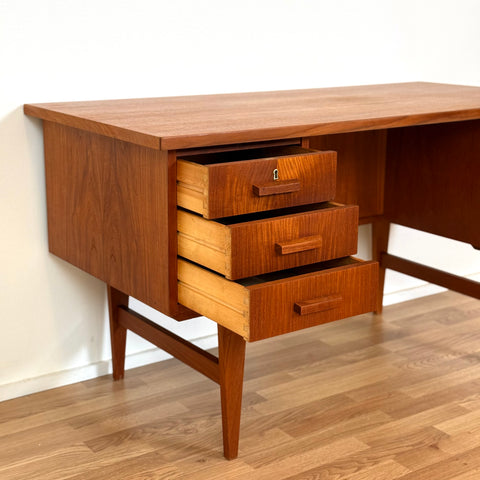 PRICE Writing desk in teak, 1950s-60s, Denmark - Beyo Vintage