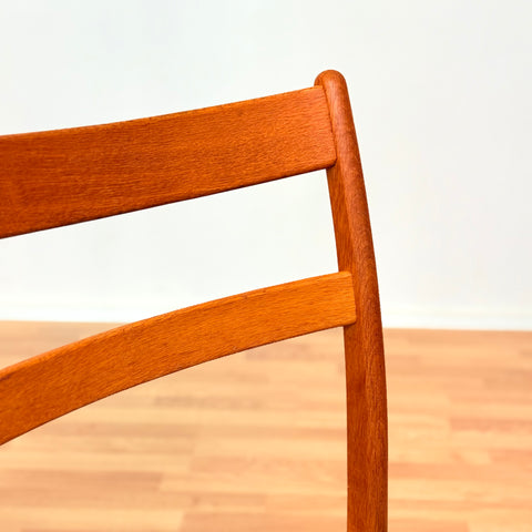 Swedish set of 6 dining chairs in oak