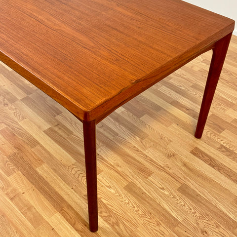 Dining table in teak, Henning Kjaernulf