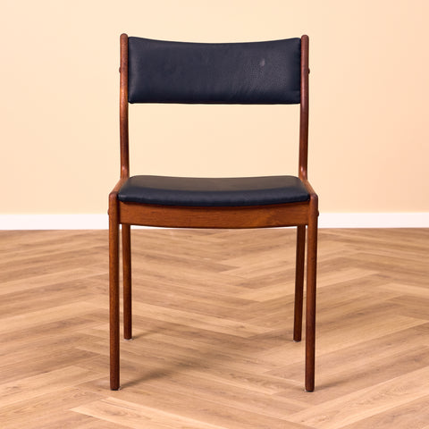 Danish dining chairs in teak by Johannes Andersen for Idum Møbelfabrik