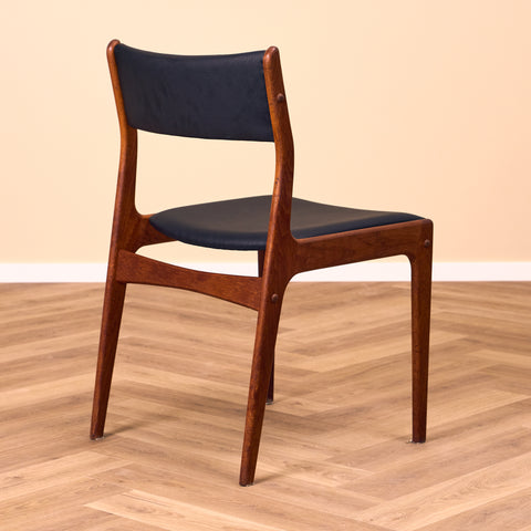 Danish dining chairs in teak by Johannes Andersen for Idum Møbelfabrik