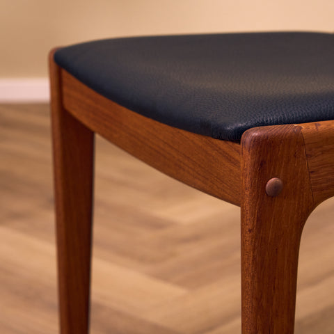 Danish dining chairs in teak by Johannes Andersen for Idum Møbelfabrik