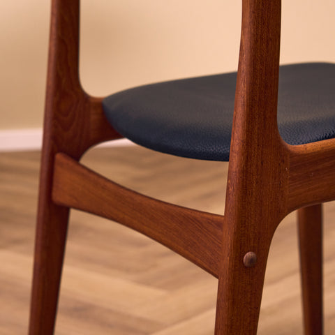 Danish dining chairs in teak by Johannes Andersen for Idum Møbelfabrik