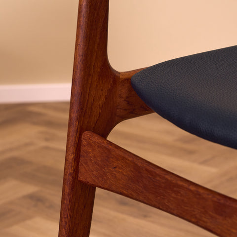 Danish dining chairs in teak by Johannes Andersen for Idum Møbelfabrik