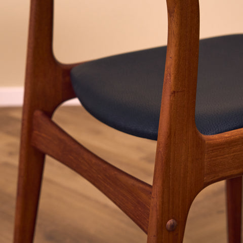 Danish dining chairs in teak by Johannes Andersen for Idum Møbelfabrik