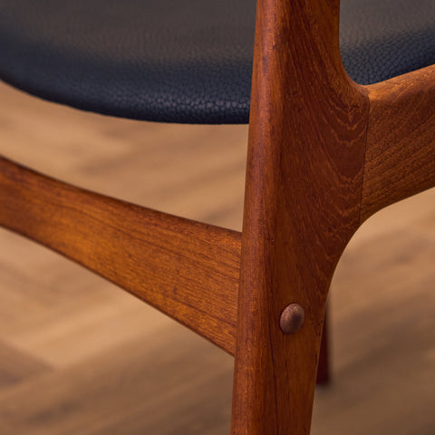 Danish dining chairs in teak by Johannes Andersen for Idum Møbelfabrik