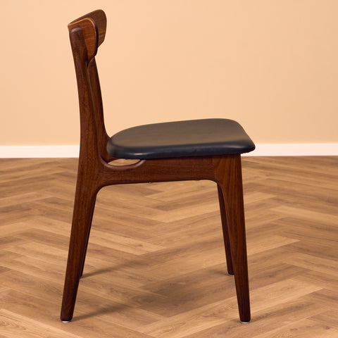 Danish set of 6 dining chairs in walnut by Schiønning & Elgaard