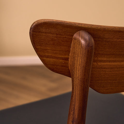 Danish set of 6 dining chairs in walnut by Schiønning & Elgaard