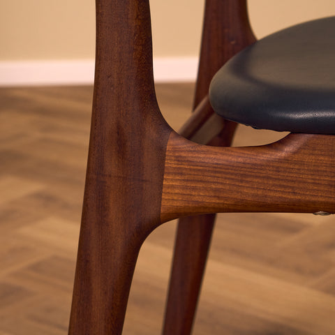 Danish set of 6 dining chairs in walnut by Schiønning & Elgaard