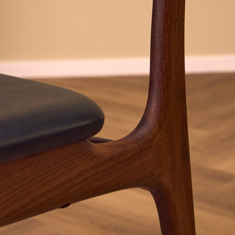 Danish set of 6 dining chairs in walnut by Schiønning & Elgaard