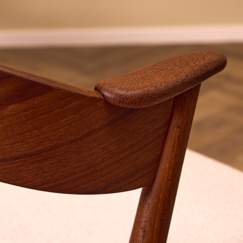 Danish dining chairs in teak, model 32 by Kai Kristiansen