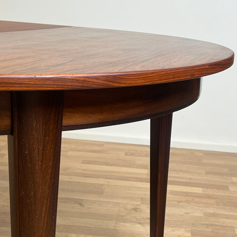 Round dining table with 3 ext., Santos Rosewood, Omann Jun