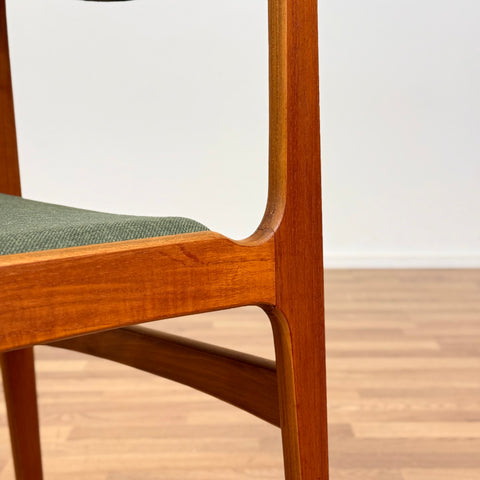 PRICE Set of 4 dining chairs in beech by Erik Buch, 1950s-60s, Denmark - Beyo Vintage