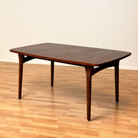 Danish dining table in Santos rosewood by Bruno Hansen