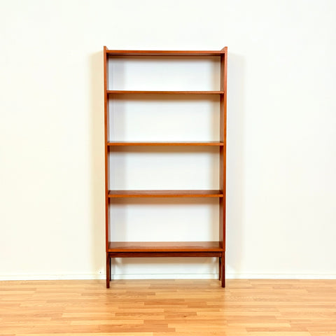 Bookshelf in teak