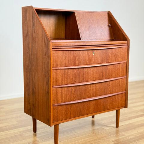 Mid Century Danish Teak Secretaire/ Sminkbyrå, 1960-talet