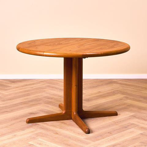 Danish round dining table in teak by Korup design