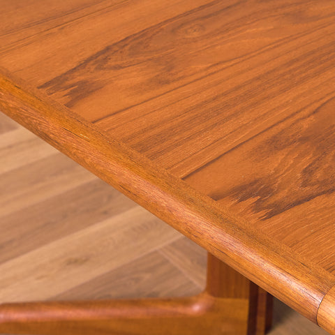 Danish round dining table in teak by Korup design