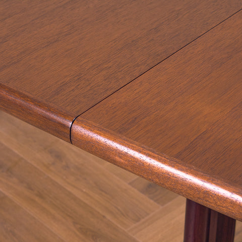 Danish oval dining table in mahogany by Skovby Møbelfabrik