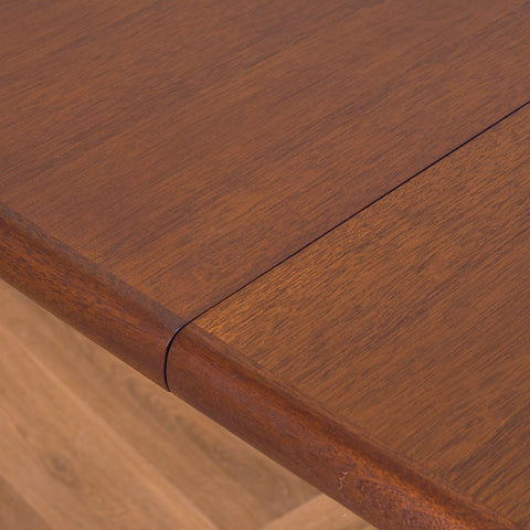 Danish oval dining table in mahogany by Skovby Møbelfabrik