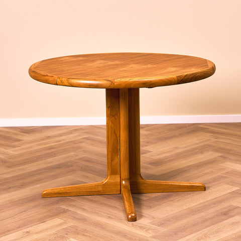 Danish round dining table in teak by Johs Kristoffersen & Son