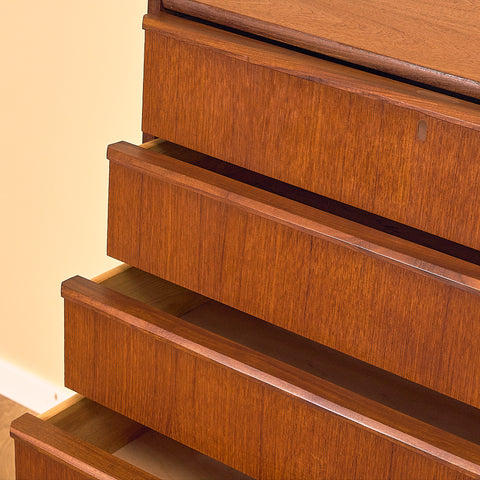 Danish chest of drawers in teak