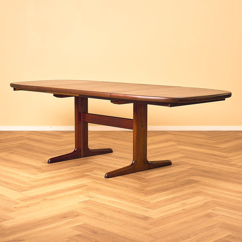 Danish dining table in mahogany by Skovby