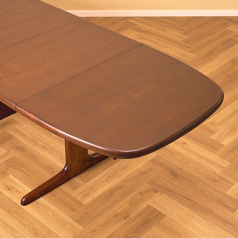 Danish dining table in mahogany by Skovby