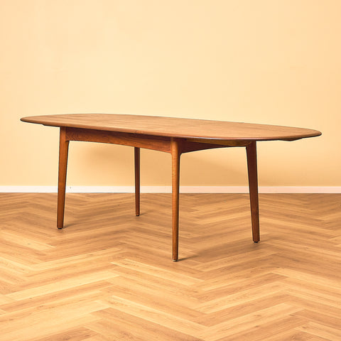 Danish oval dining table in teak by Svend Aage Madsen for Elsteds Møbelfabrik