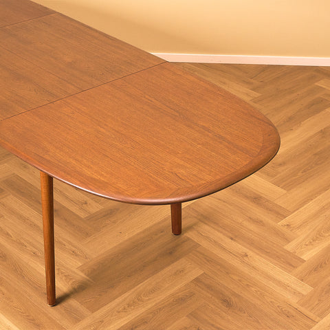 Danish oval dining table in teak by Svend Aage Madsen for Elsteds Møbelfabrik