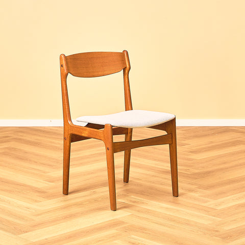 Danish dining chairs in teak by Erik Buch for Findahls Møbelfabrik