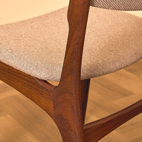 Danish set of 6 dining chairs in solid walnut by Erik Buch