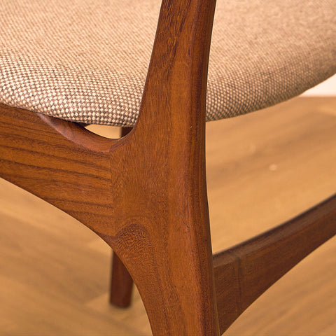 Danish set of 6 dining chairs in solid walnut by Erik Buch
