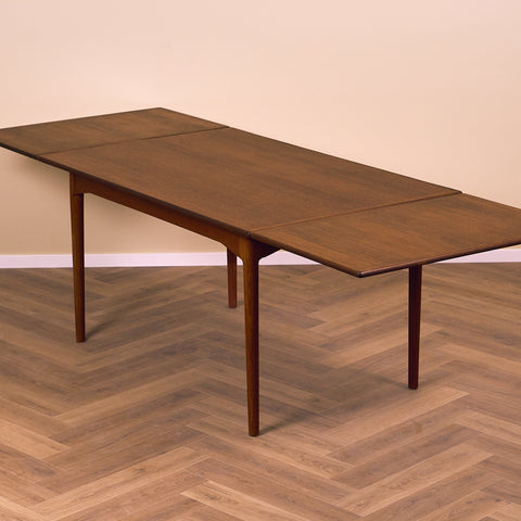 Danish dining table in teak by Slagelse Möbelverk A/S