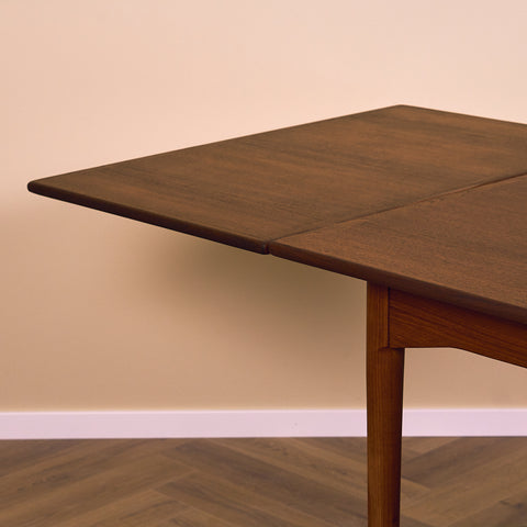 Danish dining table in teak by Slagelse Möbelverk A/S