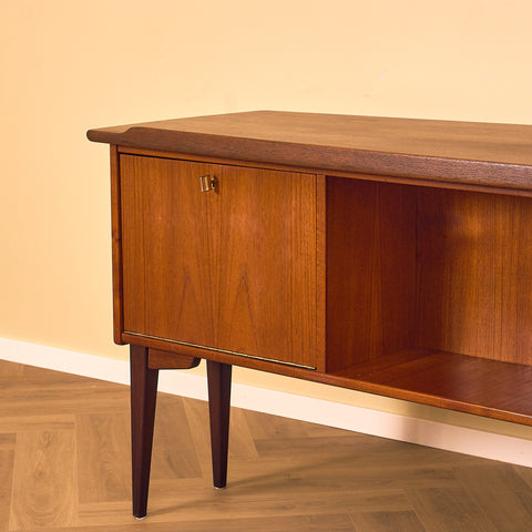Swedish writing desk in teak by Lelångs Möbelfabrik, Bengtsfors