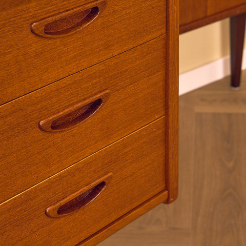 Swedish writing desk in teak by Lelångs Möbelfabrik, Bengtsfors