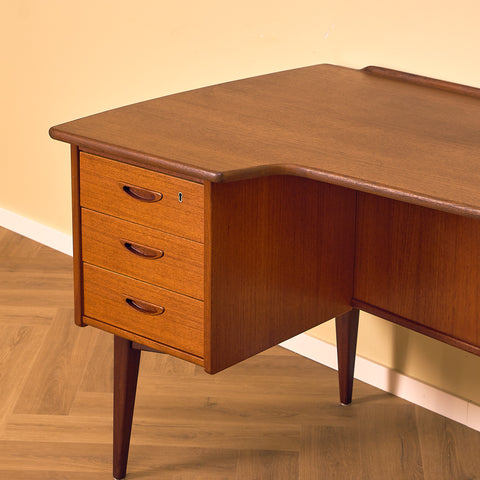 Swedish writing desk in teak by Lelångs Möbelfabrik, Bengtsfors