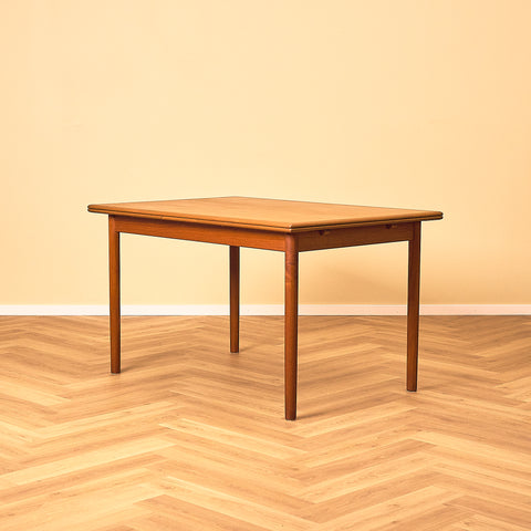 Danish dining table in teak