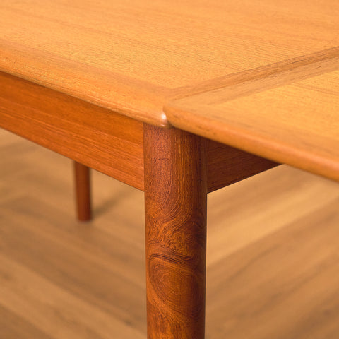 Danish dining table in teak