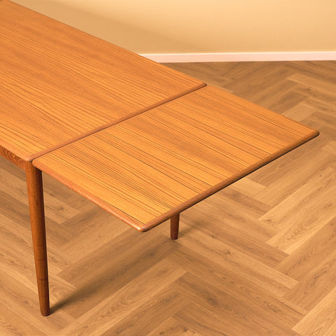 Danish dining table in teak
