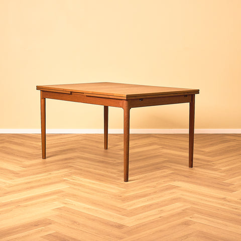 Danish dining table in teak by Slagelse Møbelværk