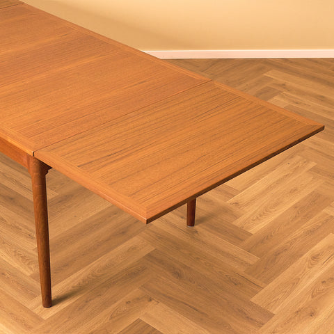 Danish dining table in teak by Slagelse Møbelværk
