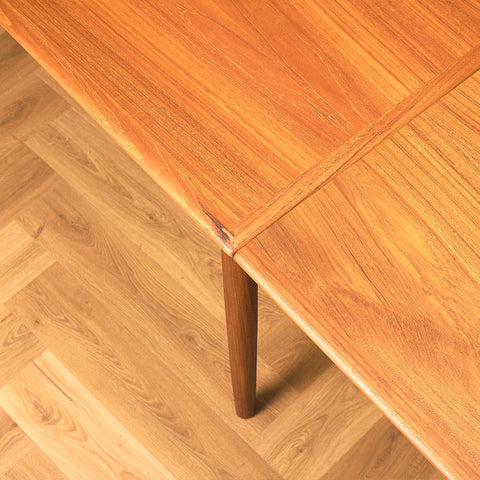 Danish dining table in teak