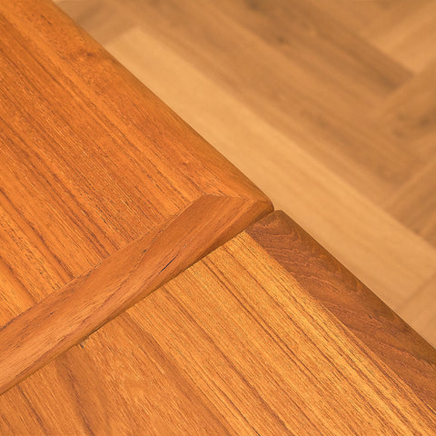 Danish dining table in teak