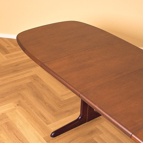 Danish dining table in mahogany by Skovby