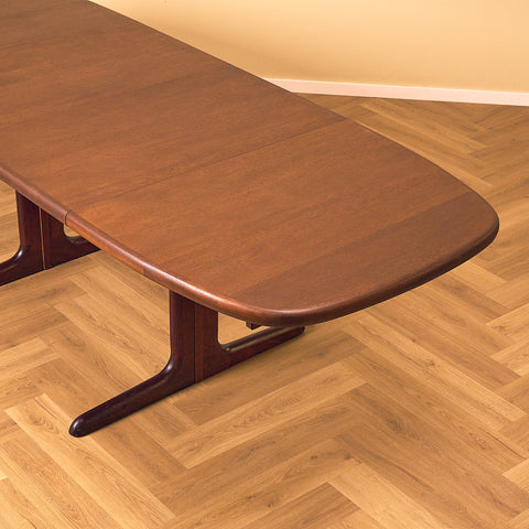 Danish dining table in mahogany by Skovby