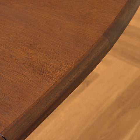 Danish dining table in mahogany by Skovby