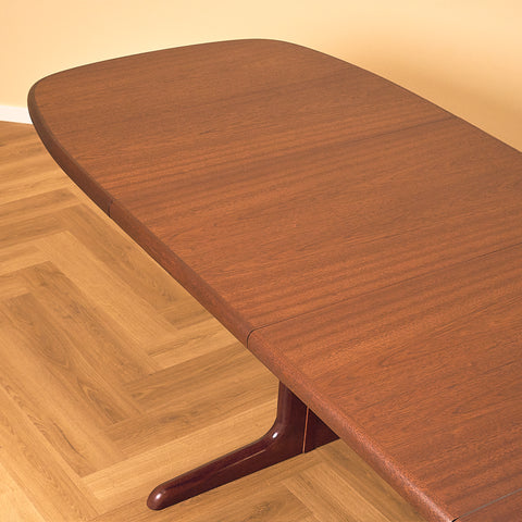 Danish dining table in mahogany by Skovby